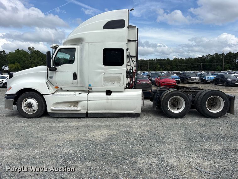 image for item YA3000 2019 International LT625 semi truck