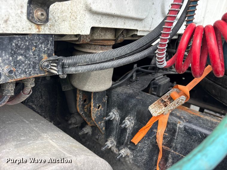 image for item YA3000 2019 International LT625 semi truck