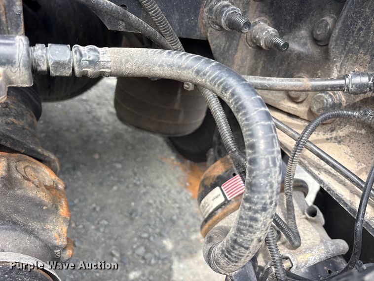image for item YA3000 2019 International LT625 semi truck