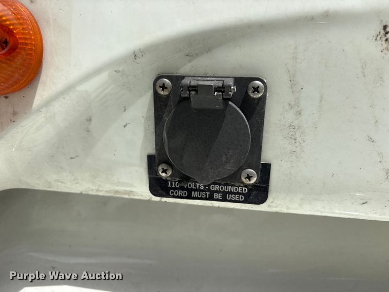 image for item YA3000 2019 International LT625 semi truck