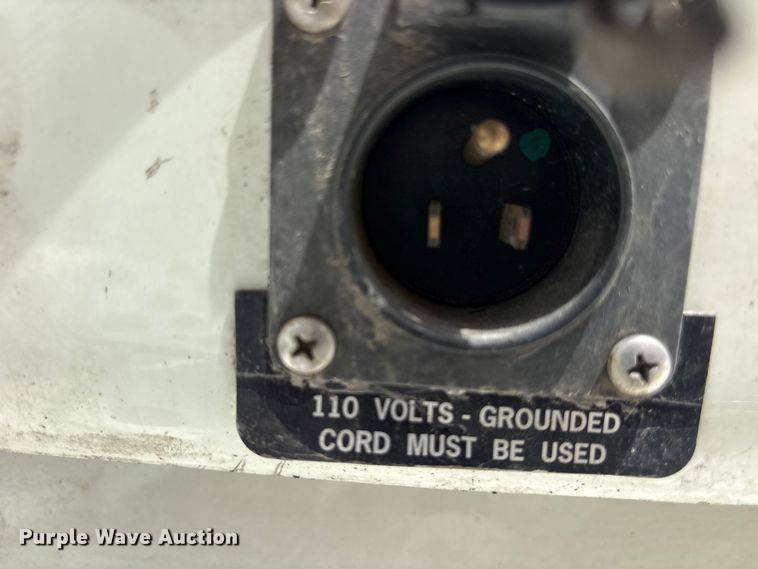 image for item YA3000 2019 International LT625 semi truck