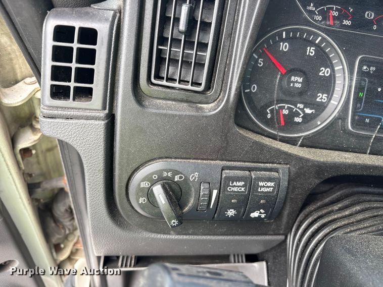 image for item YA3000 2019 International LT625 semi truck