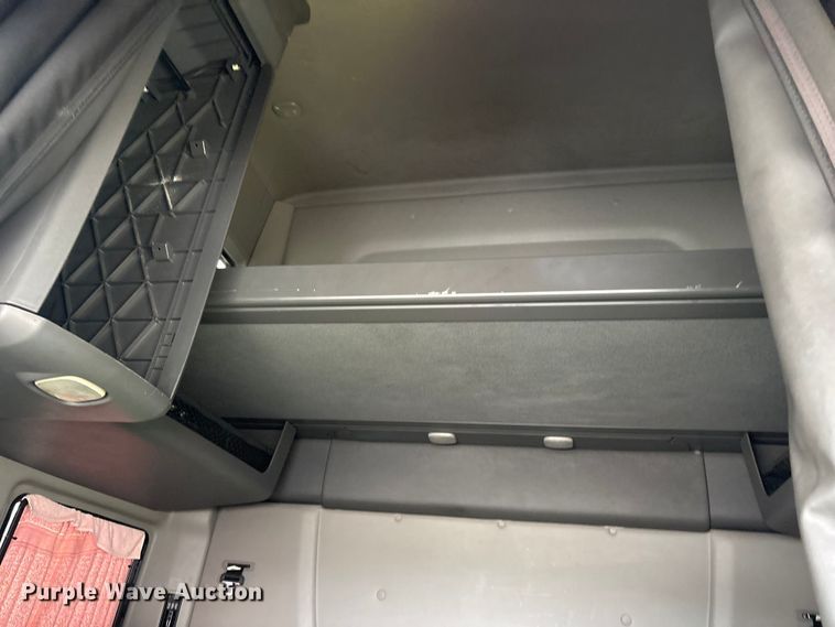 image for item YA3000 2019 International LT625 semi truck