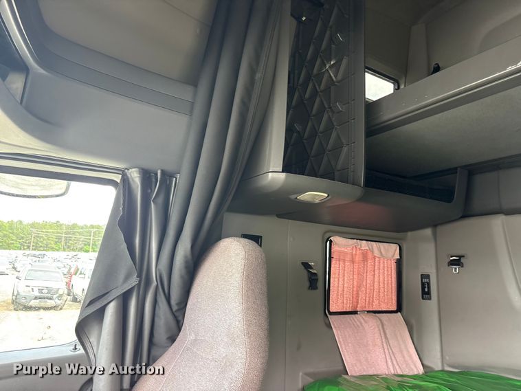 image for item YA3000 2019 International LT625 semi truck