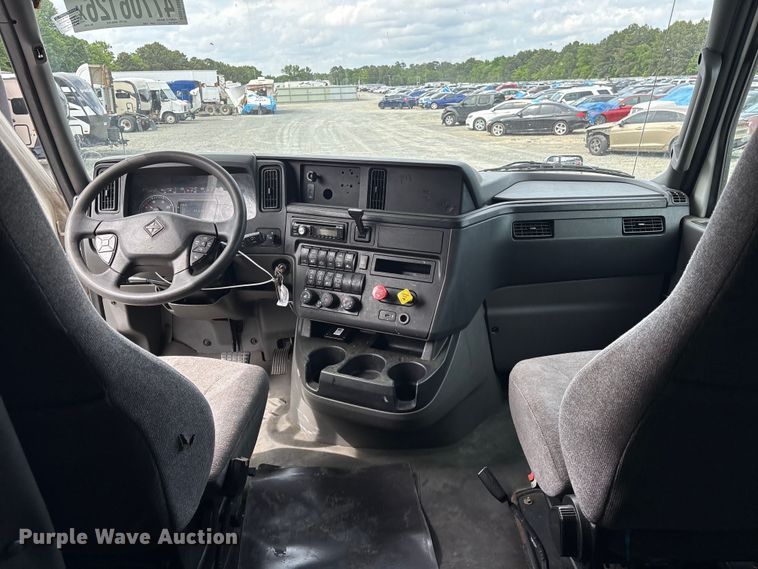 image for item YA3000 2019 International LT625 semi truck