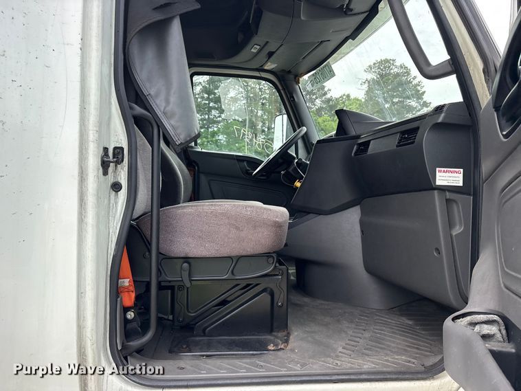 image for item YA3000 2019 International LT625 semi truck