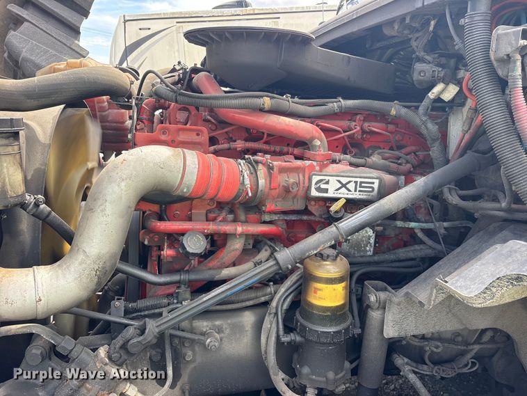 image for item YA3000 2019 International LT625 semi truck