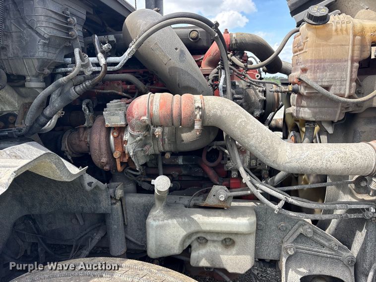 image for item YA3000 2019 International LT625 semi truck