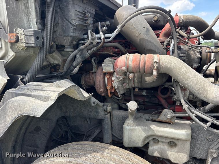 image for item YA3000 2019 International LT625 semi truck