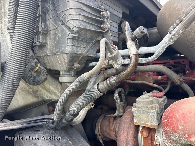 image for item YA3000 2019 International LT625 semi truck