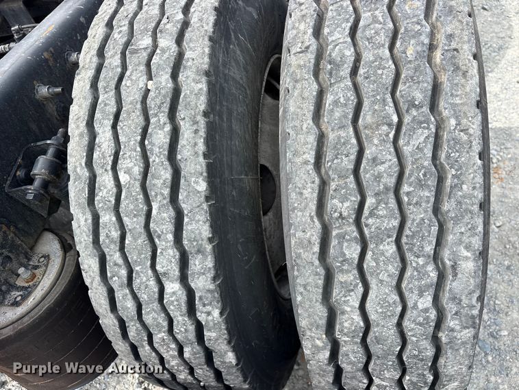 image for item YA3000 2019 International LT625 semi truck