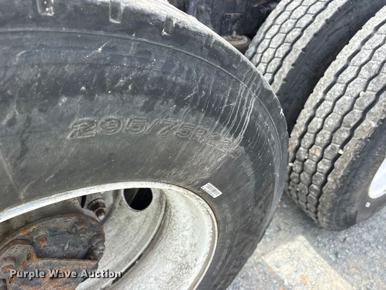 image for item YA3000 2019 International LT625 semi truck