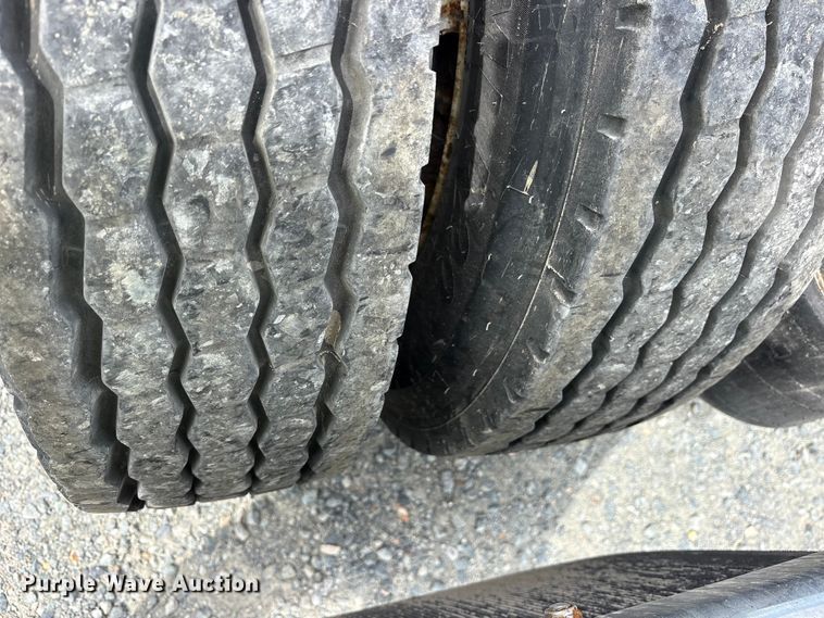 image for item YA3000 2019 International LT625 semi truck