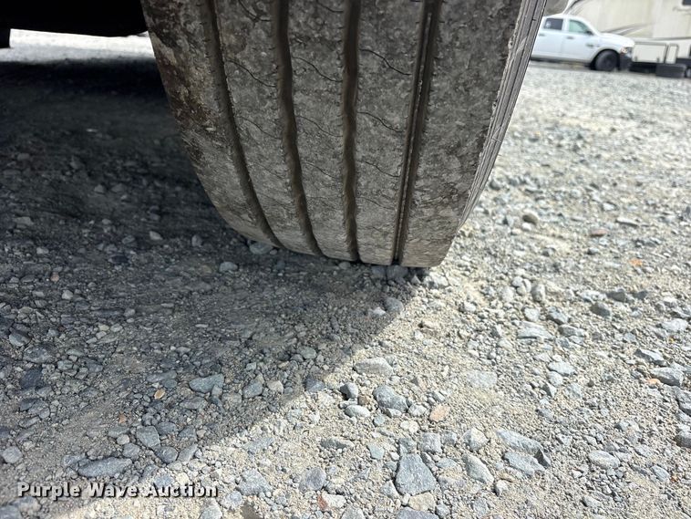image for item YA3000 2019 International LT625 semi truck