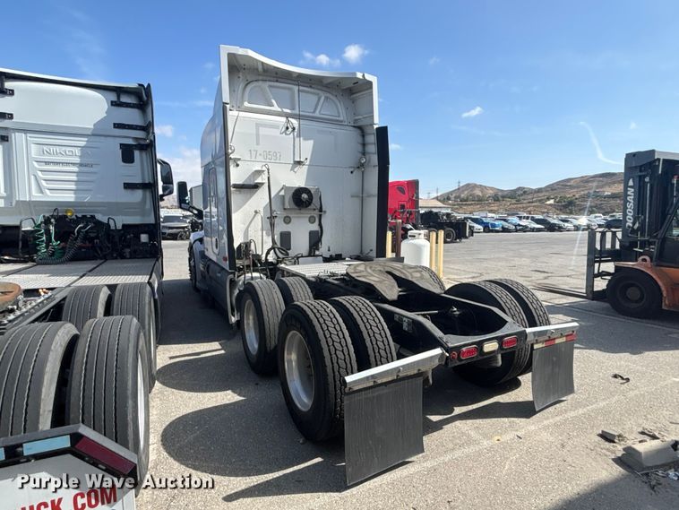 image for item YA3092 2017 Peterbilt 579 semi truck