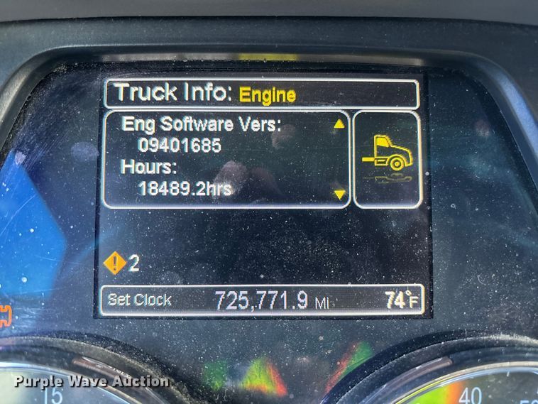 image for item YA3092 2017 Peterbilt 579 semi truck