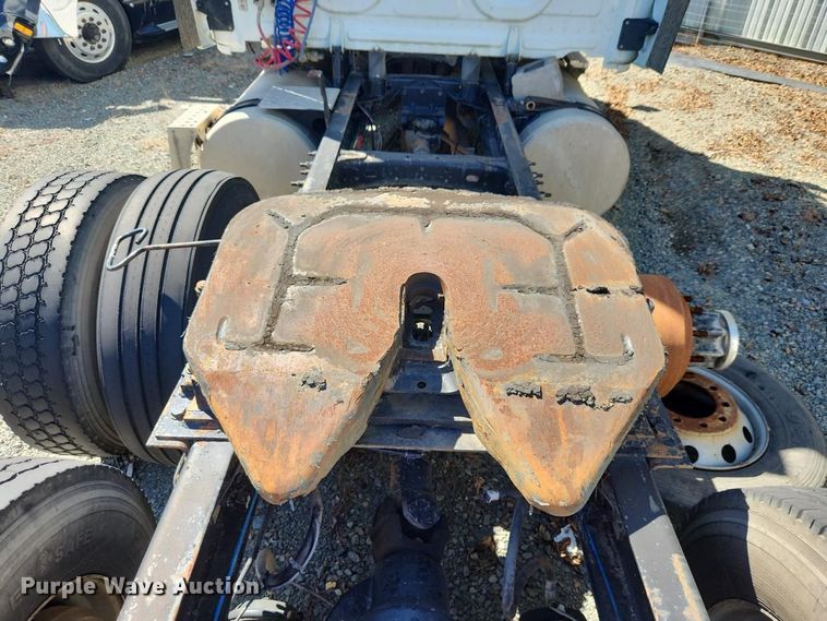 image for item YA3249 2014 Freightliner Cascadia 125 semi truck