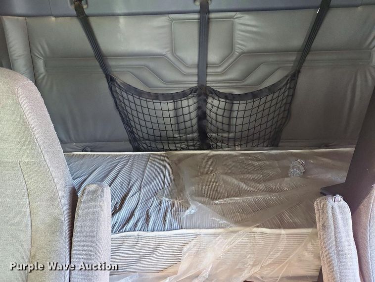 image for item YA3249 2014 Freightliner Cascadia 125 semi truck