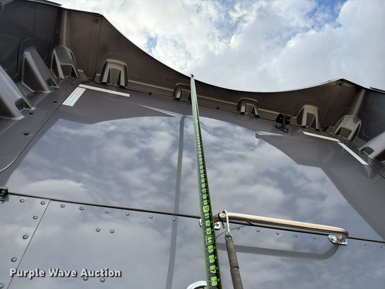image for item YA3438 2019 Peterbilt 579 semi truck