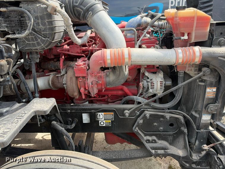 image for item YA3438 2019 Peterbilt 579 semi truck