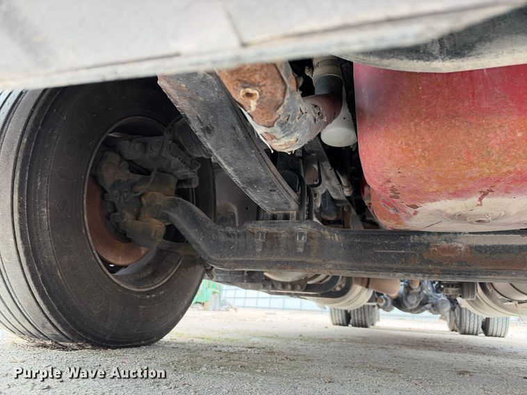 image for item YA3438 2019 Peterbilt 579 semi truck