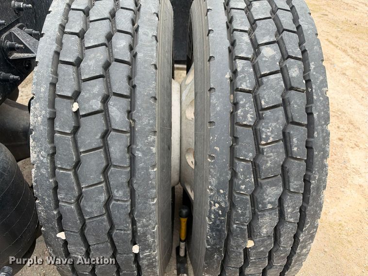 image for item YA3438 2019 Peterbilt 579 semi truck