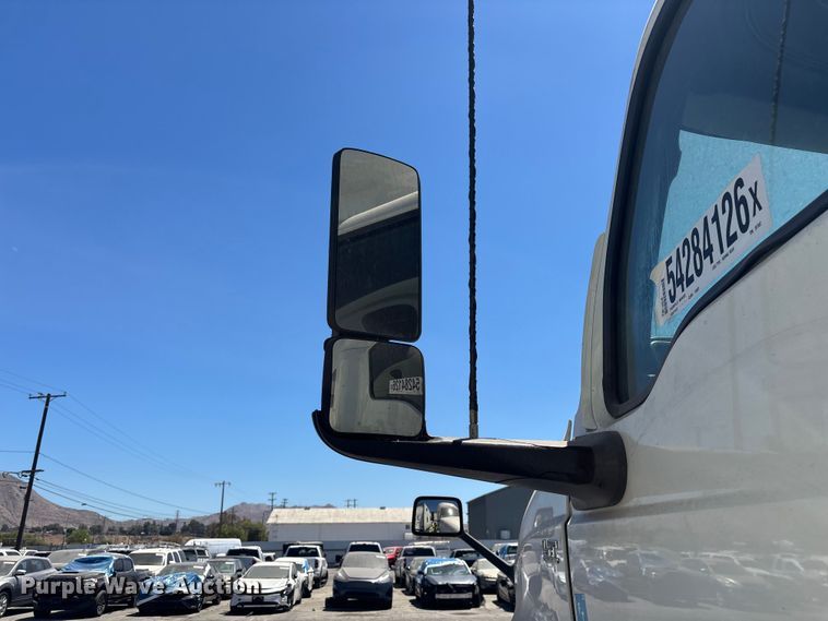 image for item YA3629 2019 International LT625 semi truck