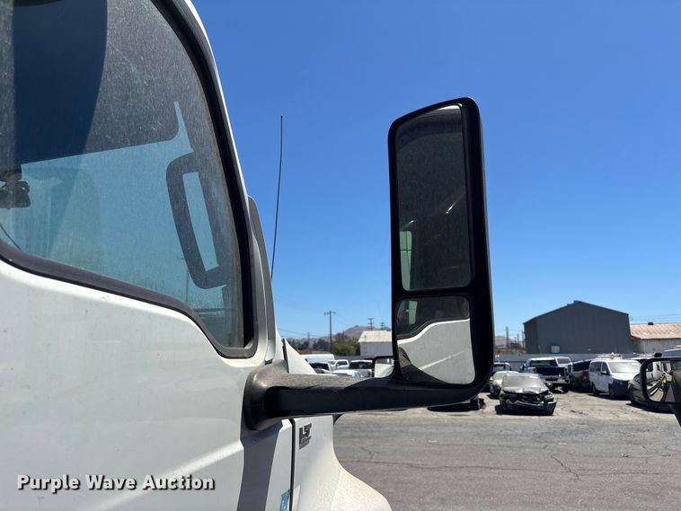 image for item YA3629 2019 International LT625 semi truck