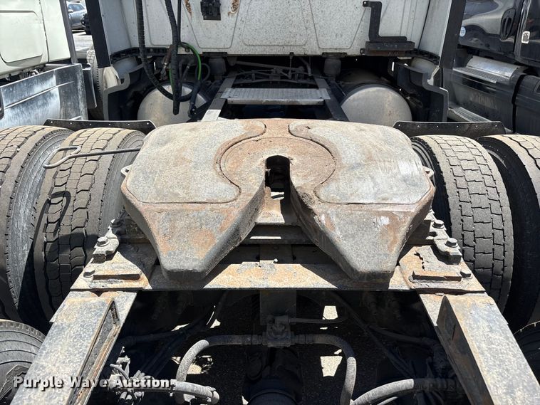 image for item YA3629 2019 International LT625 semi truck