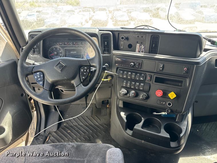 image for item YA3629 2019 International LT625 semi truck