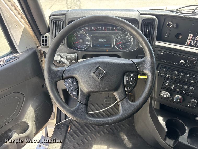 image for item YA3629 2019 International LT625 semi truck