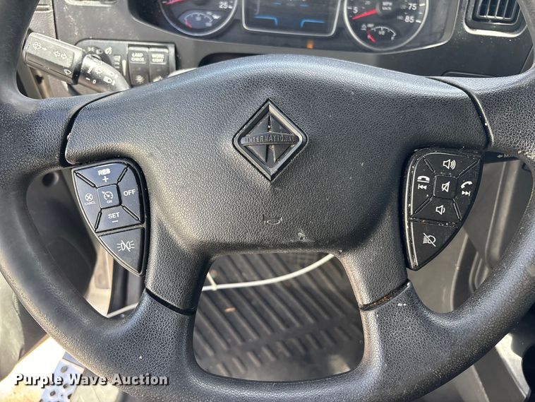 image for item YA3629 2019 International LT625 semi truck