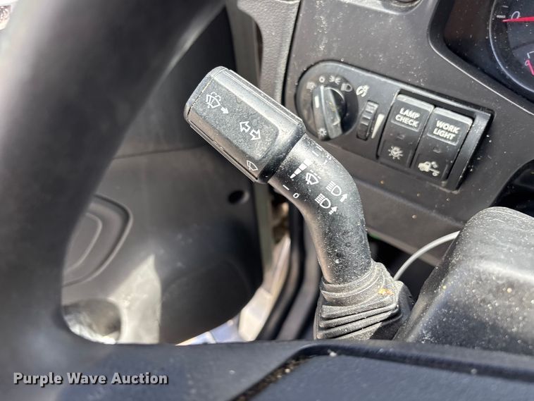 image for item YA3629 2019 International LT625 semi truck