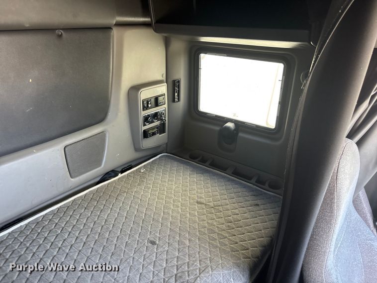 image for item YA3629 2019 International LT625 semi truck