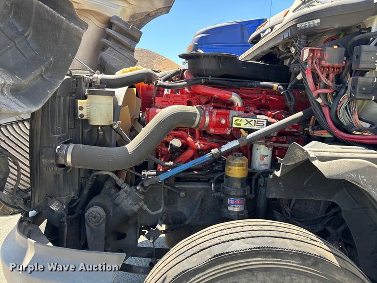 image for item YA3629 2019 International LT625 semi truck