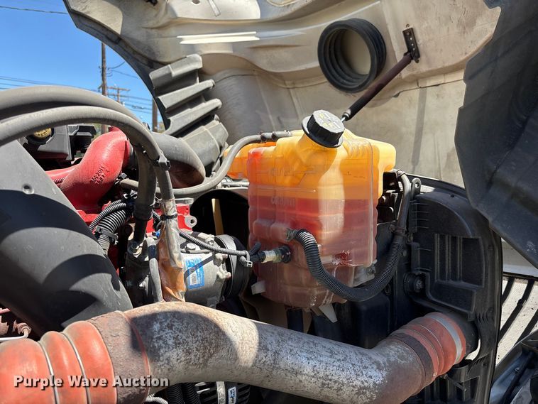 image for item YA3629 2019 International LT625 semi truck