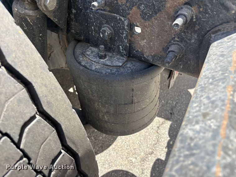 image for item YA3629 2019 International LT625 semi truck
