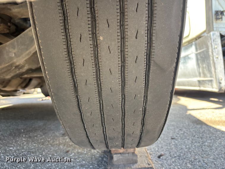 image for item YA3629 2019 International LT625 semi truck