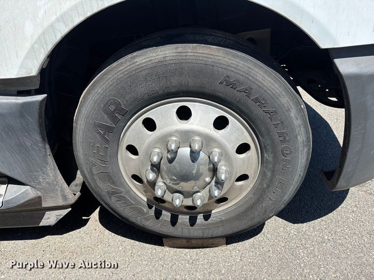 image for item YA3629 2019 International LT625 semi truck