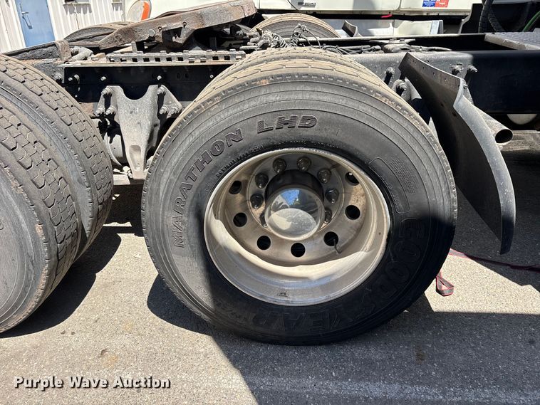 image for item YA3629 2019 International LT625 semi truck
