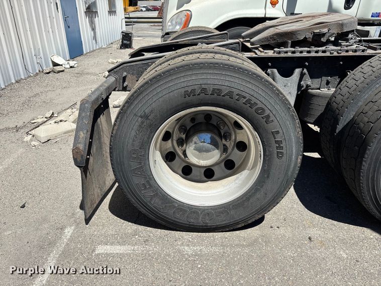 image for item YA3629 2019 International LT625 semi truck