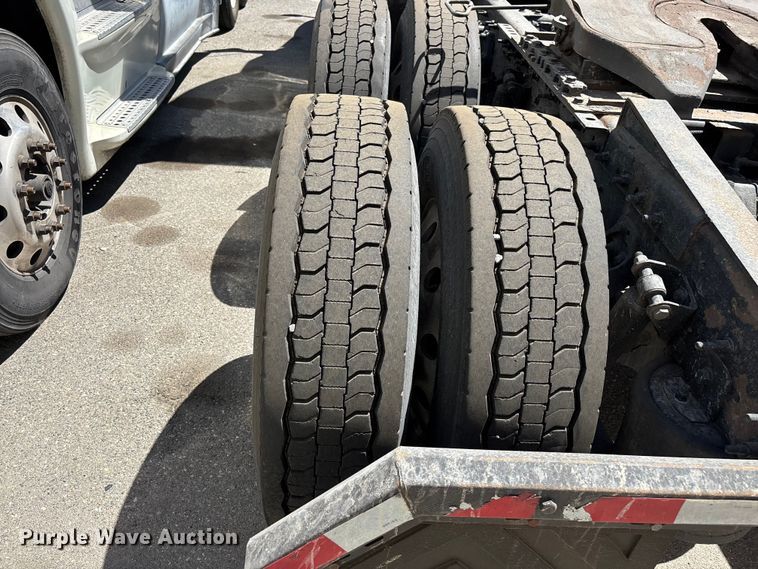 image for item YA3629 2019 International LT625 semi truck