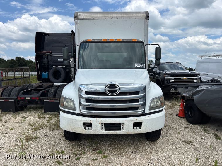 image for item YA3647 2019 Hino 268 box truck