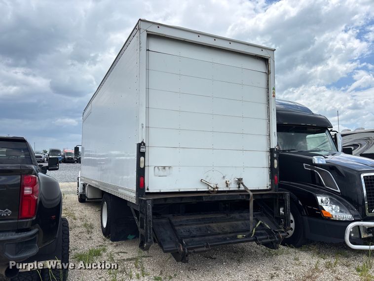 image for item YA3647 2019 Hino 268 box truck