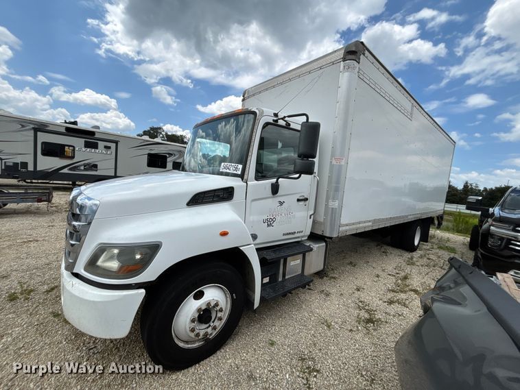image for item YA3647 2019 Hino 268 box truck
