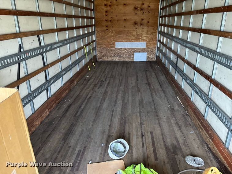 image for item YA3647 2019 Hino 268 box truck