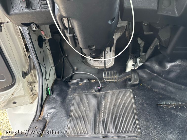image for item YA3647 2019 Hino 268 box truck