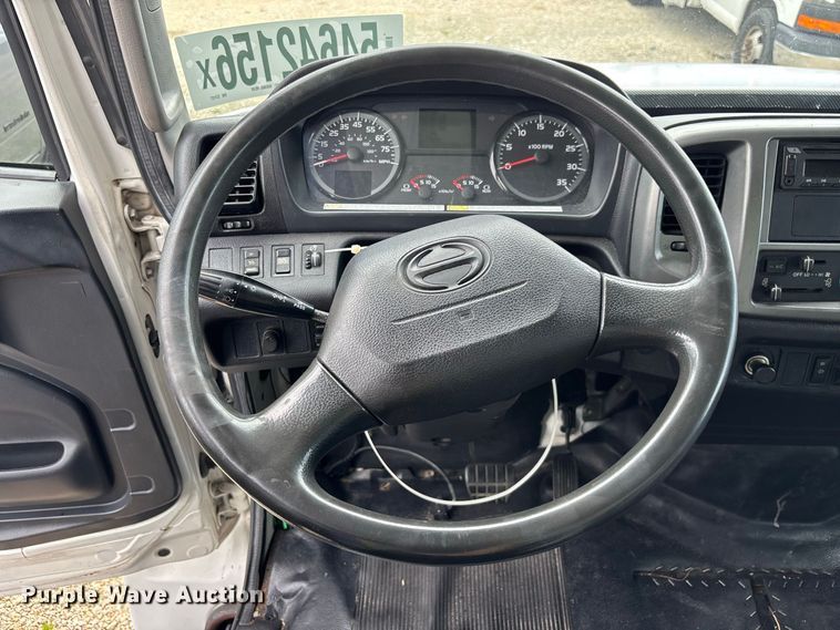image for item YA3647 2019 Hino 268 box truck