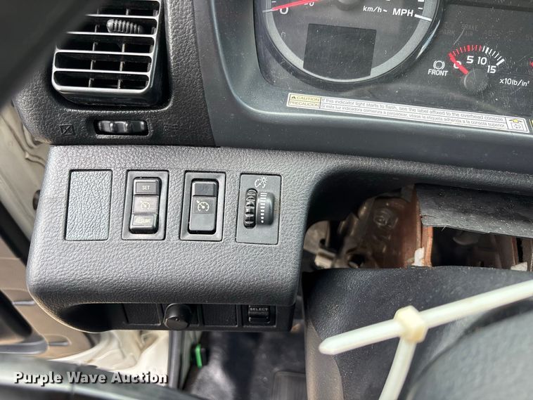 image for item YA3647 2019 Hino 268 box truck