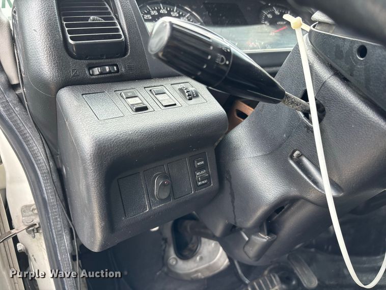 image for item YA3647 2019 Hino 268 box truck